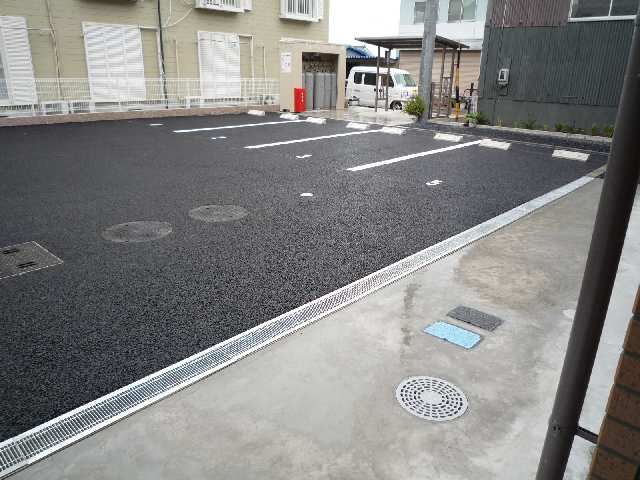 アリエス翔 2階 駐車場・駐輪場