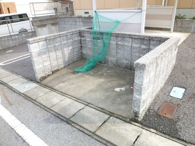 ゴミ置き場