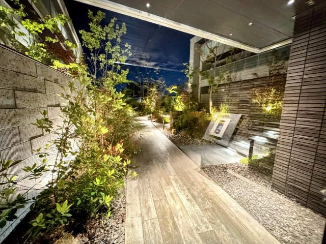 ロビー（夜間）