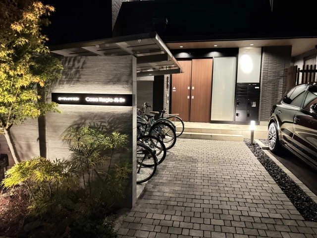 アプローチ（夜間）