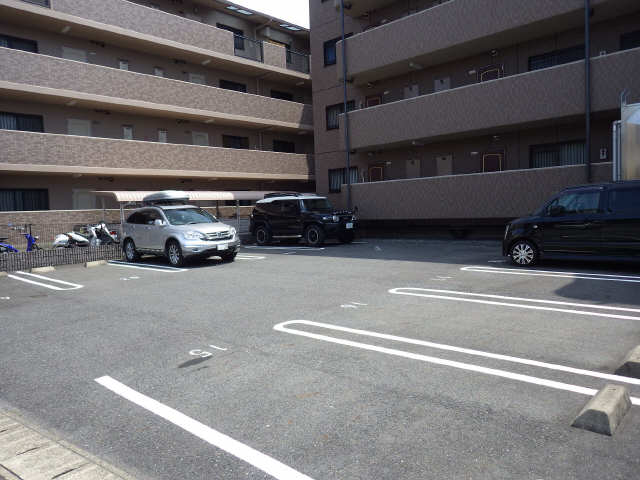 カデンツア　ライフ恭 4階 駐車場