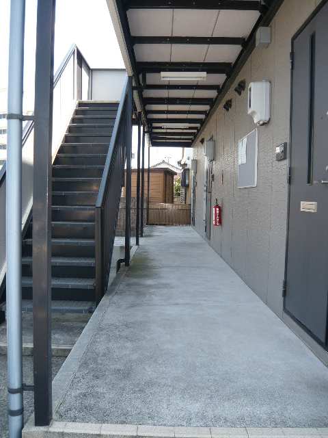 １階共用通路