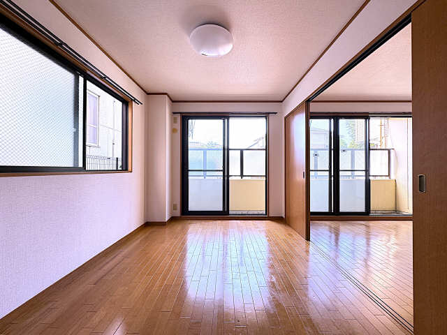 南東洋室