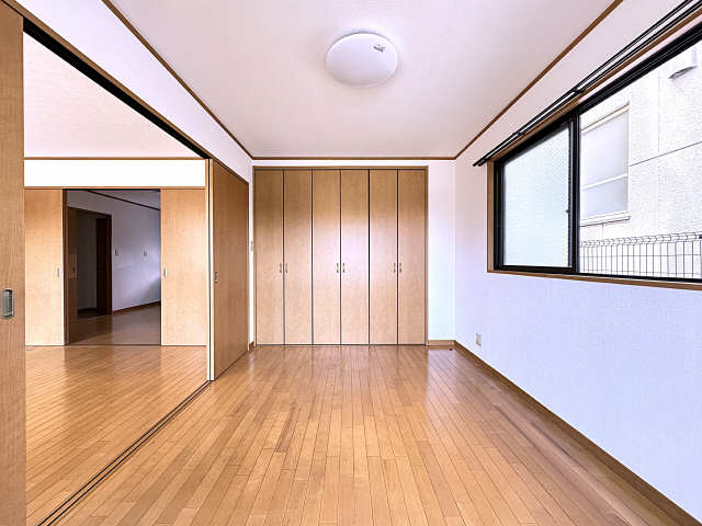 南東洋室