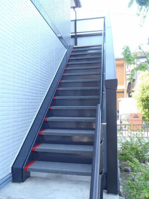 共用階段
