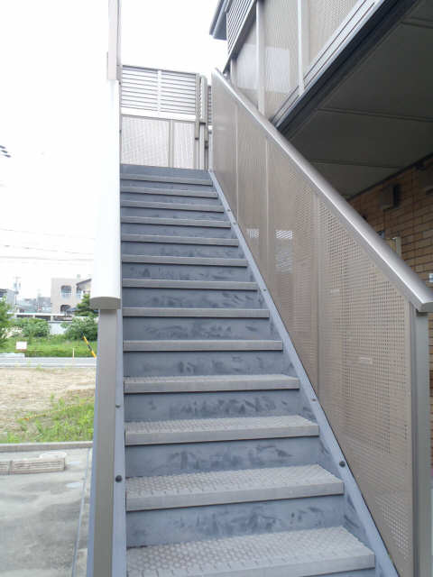 共用階段