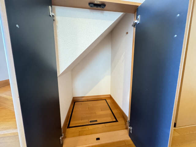 階段下収納