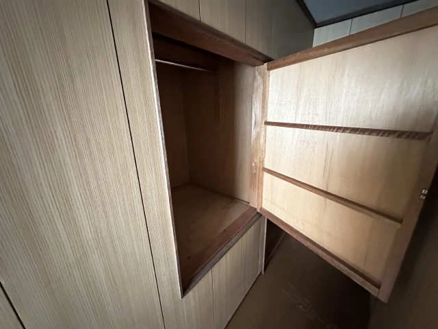 収納（２階廊下）-2