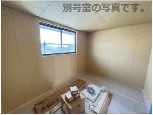 洋室（建築中）