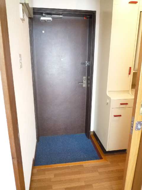 33号室01玄関