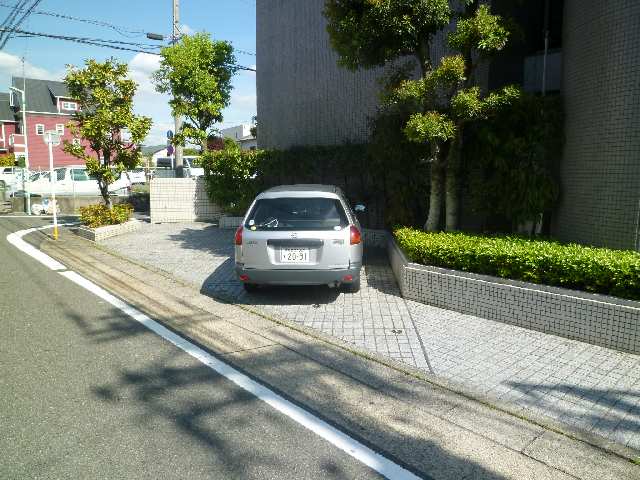 グランコール本山 3階 駐車場