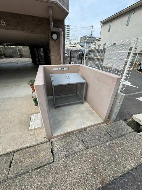 ごみ置き場
