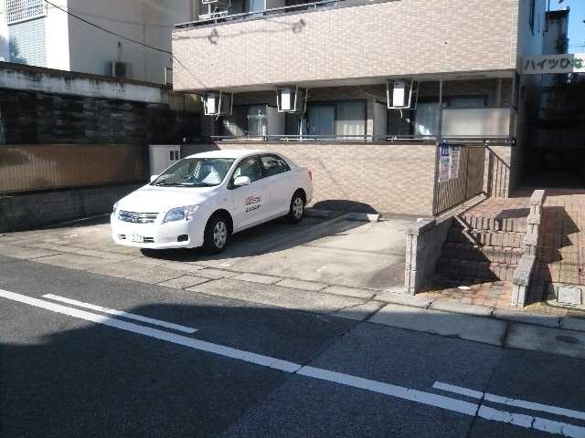 ハイツひなた 1階 駐車場