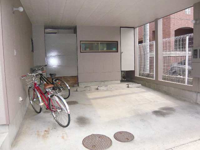 小川荘 2階 駐車場