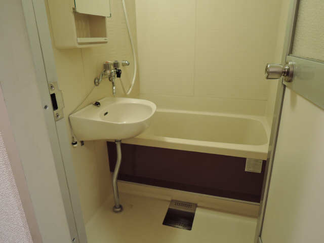 ハイネス本山 2階 浴室