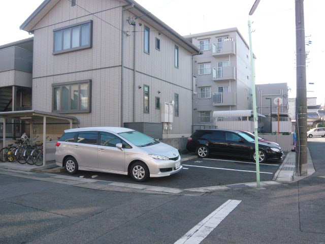 プリマベラ茶屋が坂 1階 駐車場