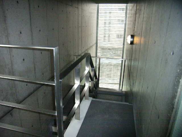 ボッロ　リーノ 2階 階段フロアー