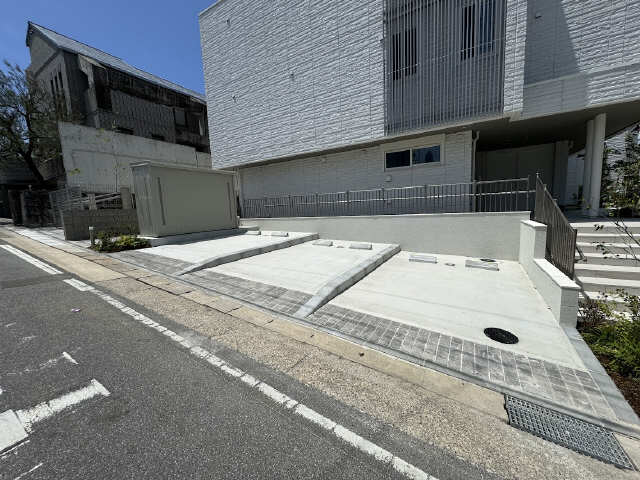 JM HIGASHIYAMA(ジャスミン東山) 3階 駐車場