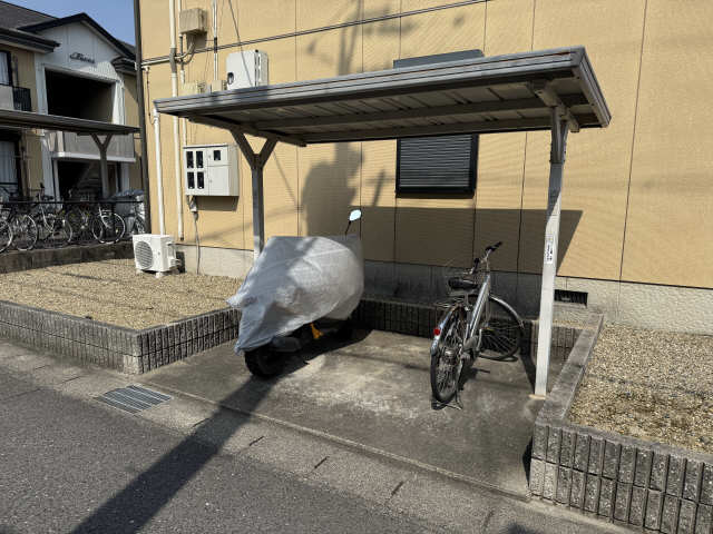 駐��輪場