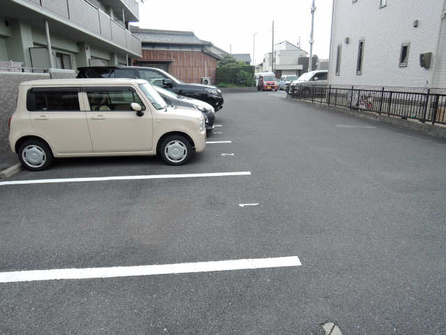 レーチェ 2階 駐車場