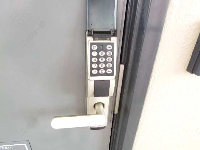 デジタルロック式玄関錠