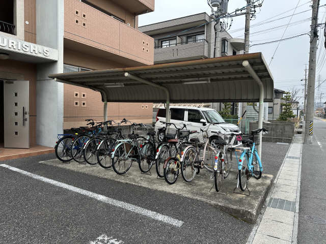 駐��輪場