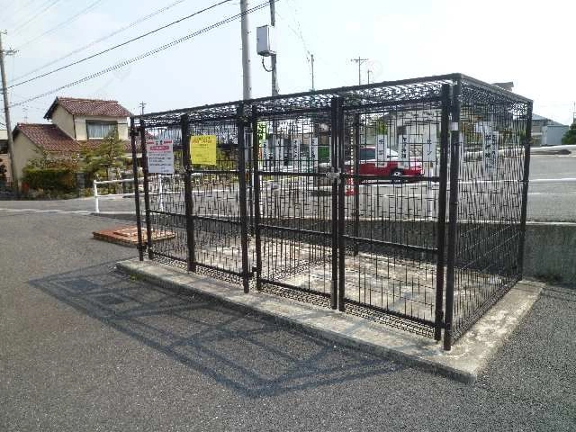 敷地内ゴミ置場