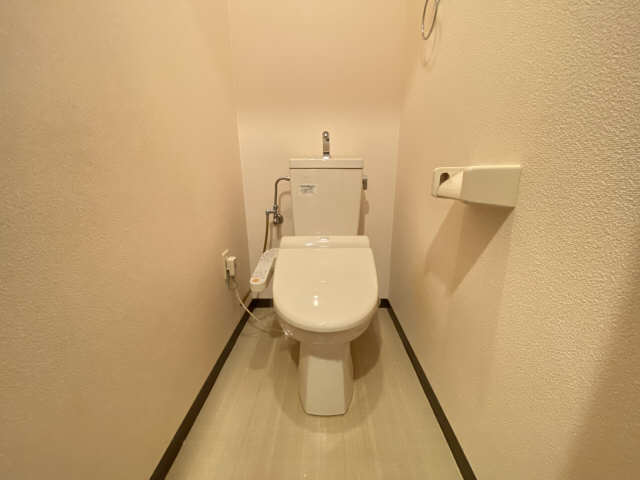 ロス・トーレンス 1階 WC
