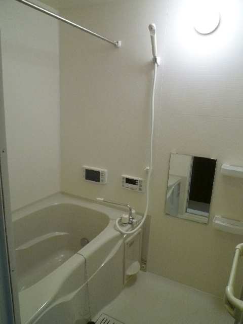 ロス・トーレンス 2階 浴室