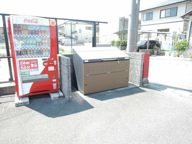 敷地内ゴミ捨て場