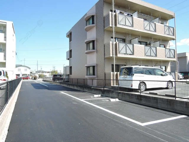 別敷地駐車場