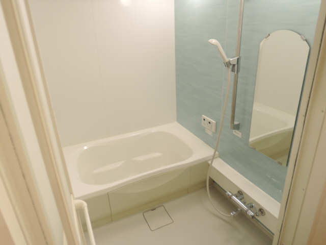 インペリアルヴィラ 1階 浴室