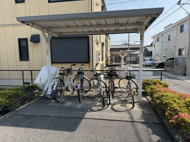 駐��輪場