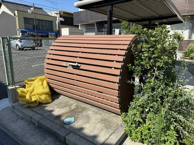 ダストボックス