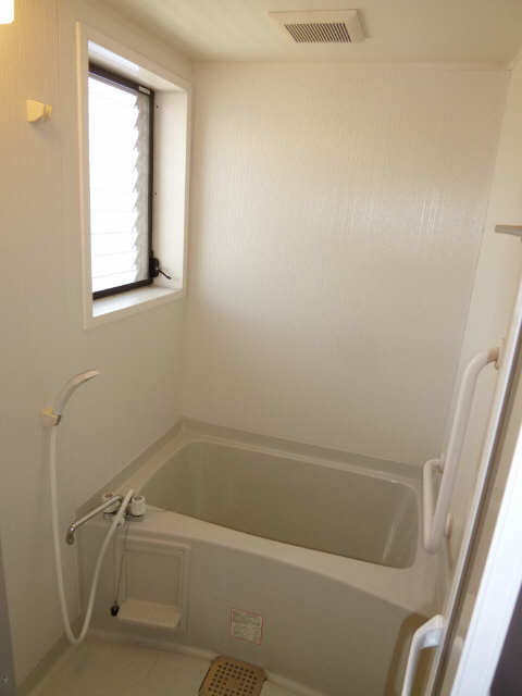ヴィラ富洲原 3階 浴室