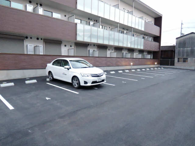 エスポワール白須賀 1階 駐車場