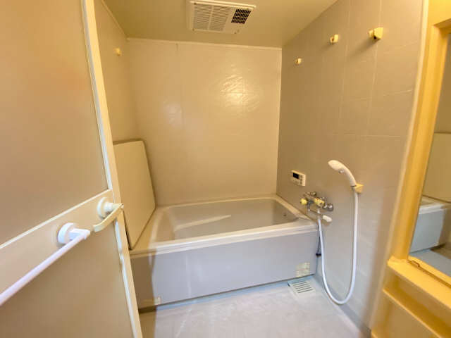 ベルカーサ富洲原　９０５号 9階 浴室