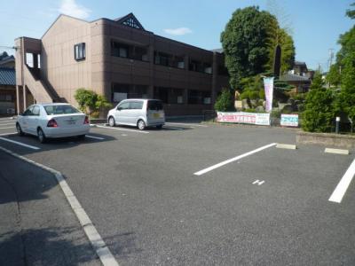 コンフォース西阿倉川 2階 駐車場