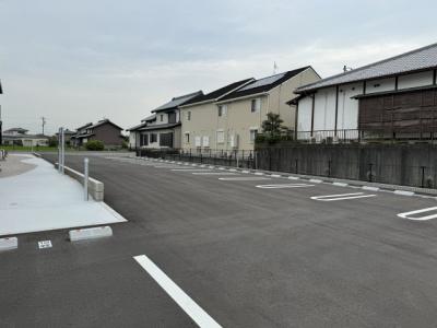 クラインボッシェⅡ 1階 駐車場