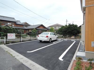 エレガンス　アサヒ 1階 駐車場