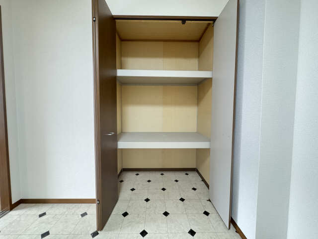 ダイニング収納