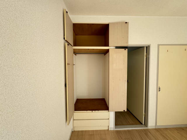 洋室収納２