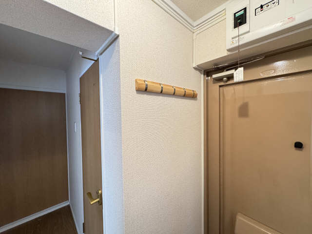 玄関（コート掛け）