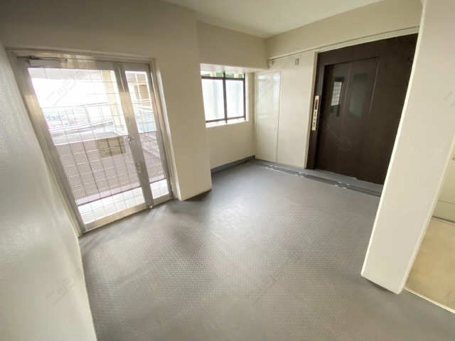 ３階エレベーター