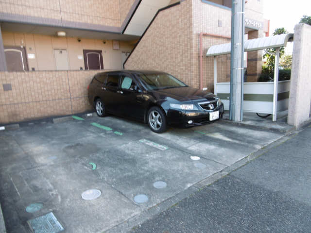 クレアールかがみ 3階 駐車場