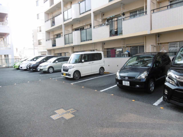 ハートウッド勝川 2階 駐車場