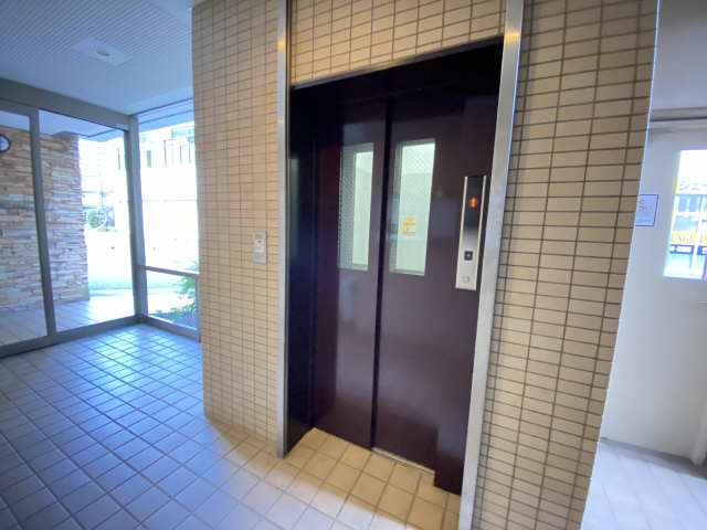 グランパノーブⅡ 6階 エレベーター