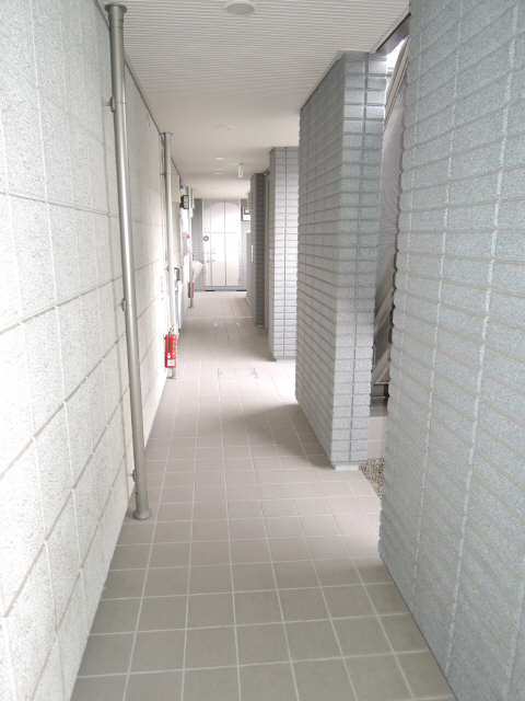 1階共用廊下