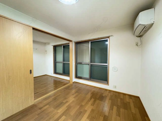 シャッター雨戸（LDK)