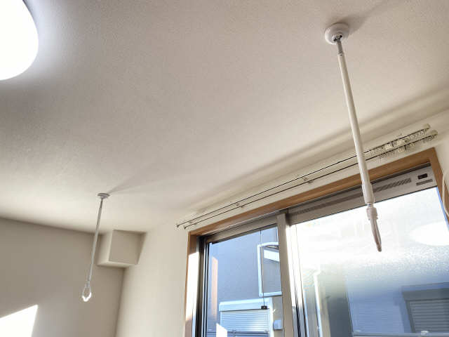 室内物干し竿かけ